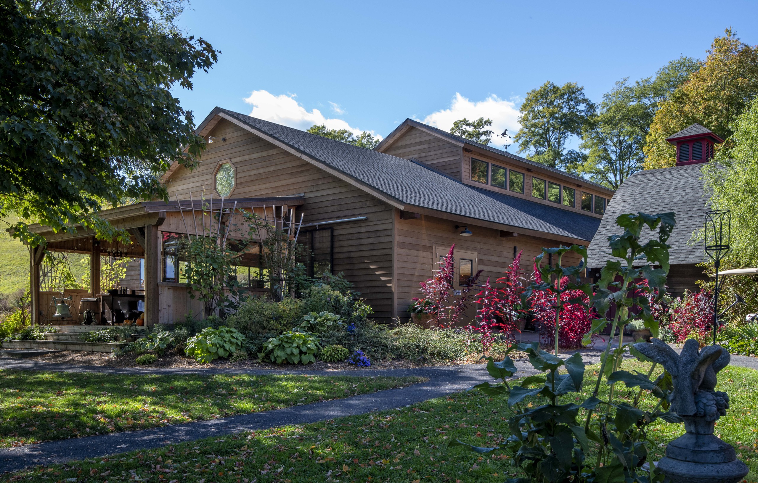 Red Maple Vineyard — room view