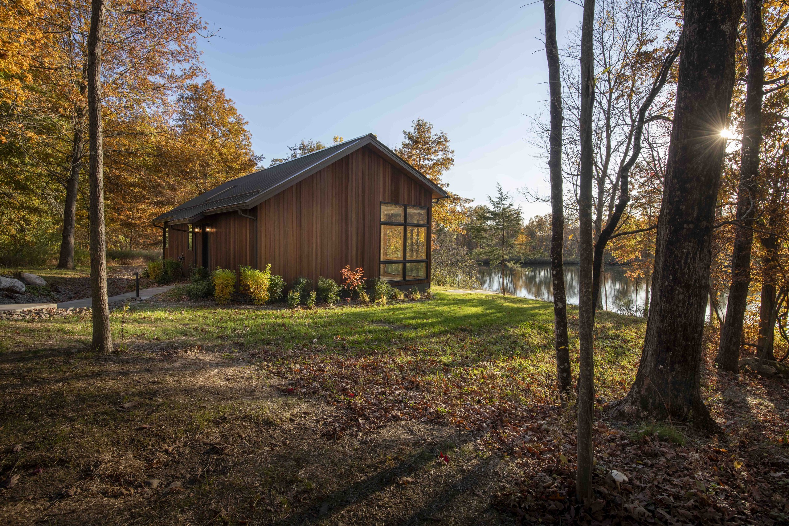 Undercliff Lake Cabin — living space